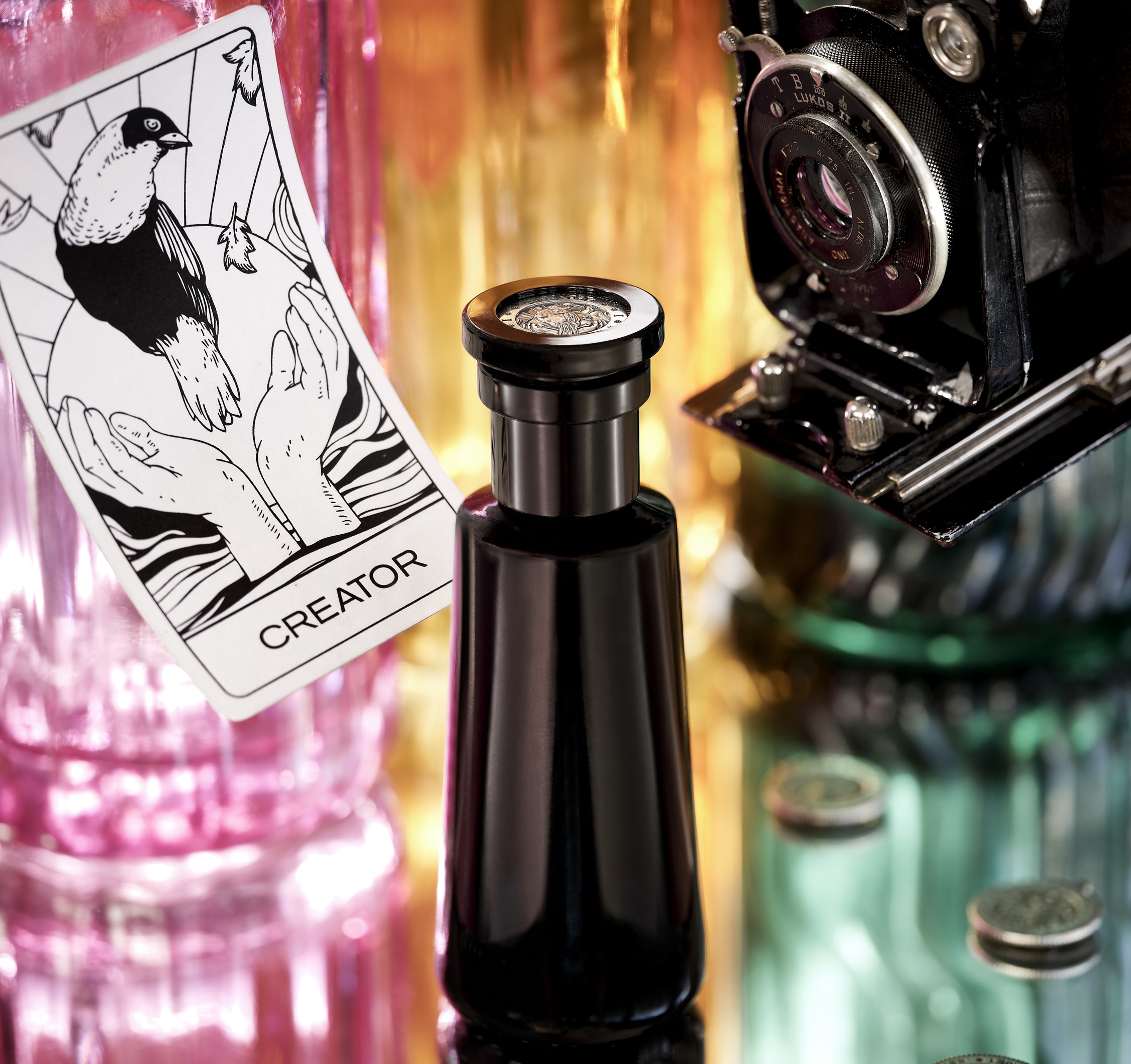 © ARgENTUM LES PARFUMS INFINIS CREATOR mit Osmanthusblüte, Zimtrinde und Bitterorangenöl