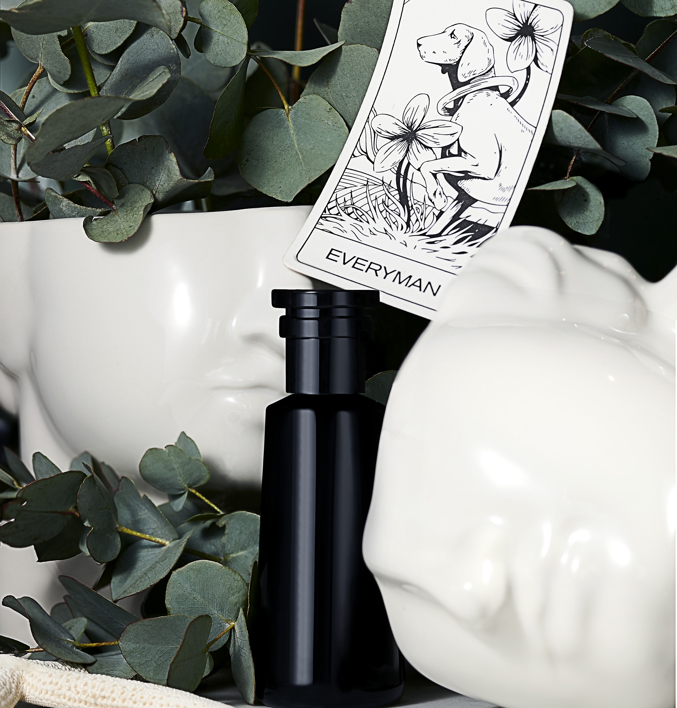 © ARgENTUM LES PARFUMS INFINIS EVERYMAN mit wilder Narzisse Absolue, BioSalbei und Bio-Zitrone