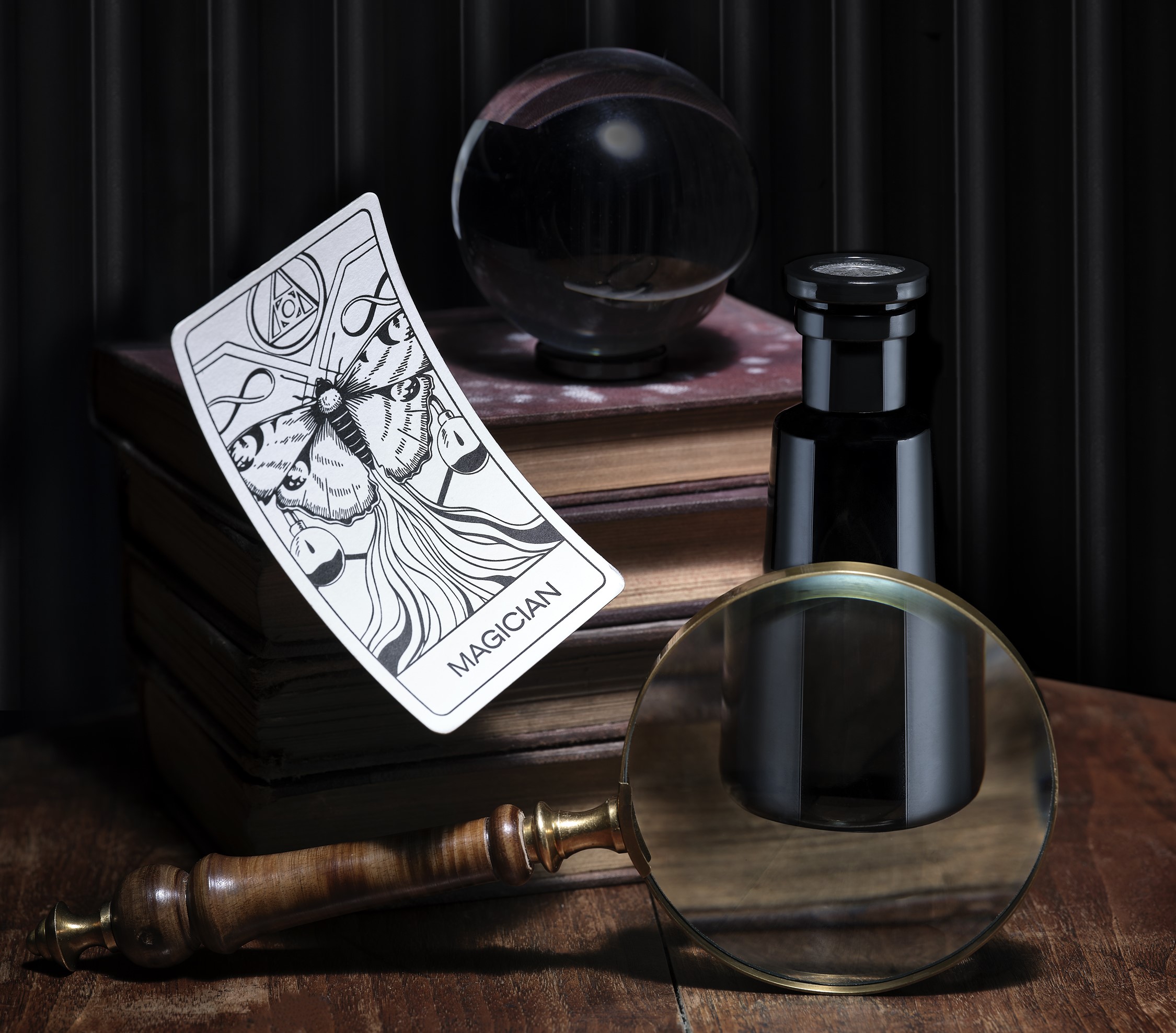 © ARgENTUM LES PARFUMS INFINIS MAGICIAN mit Atlas Zedernholz, Myrrhe Absolue und schwarzem Pfeffer