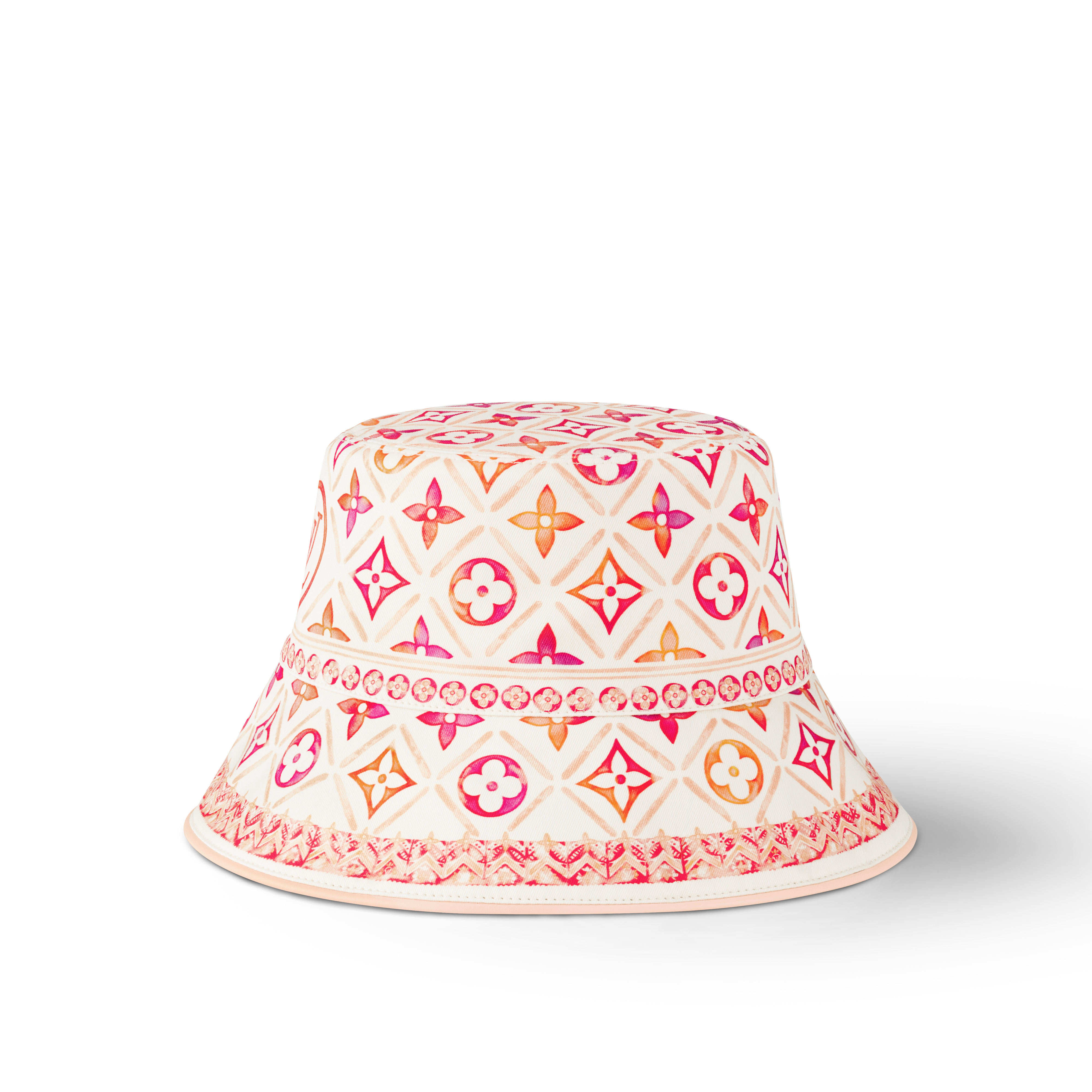 LV BY THE POOL 2024 LV TILES REVERSIBLE BUCKET HAT I © Louis Vuitton