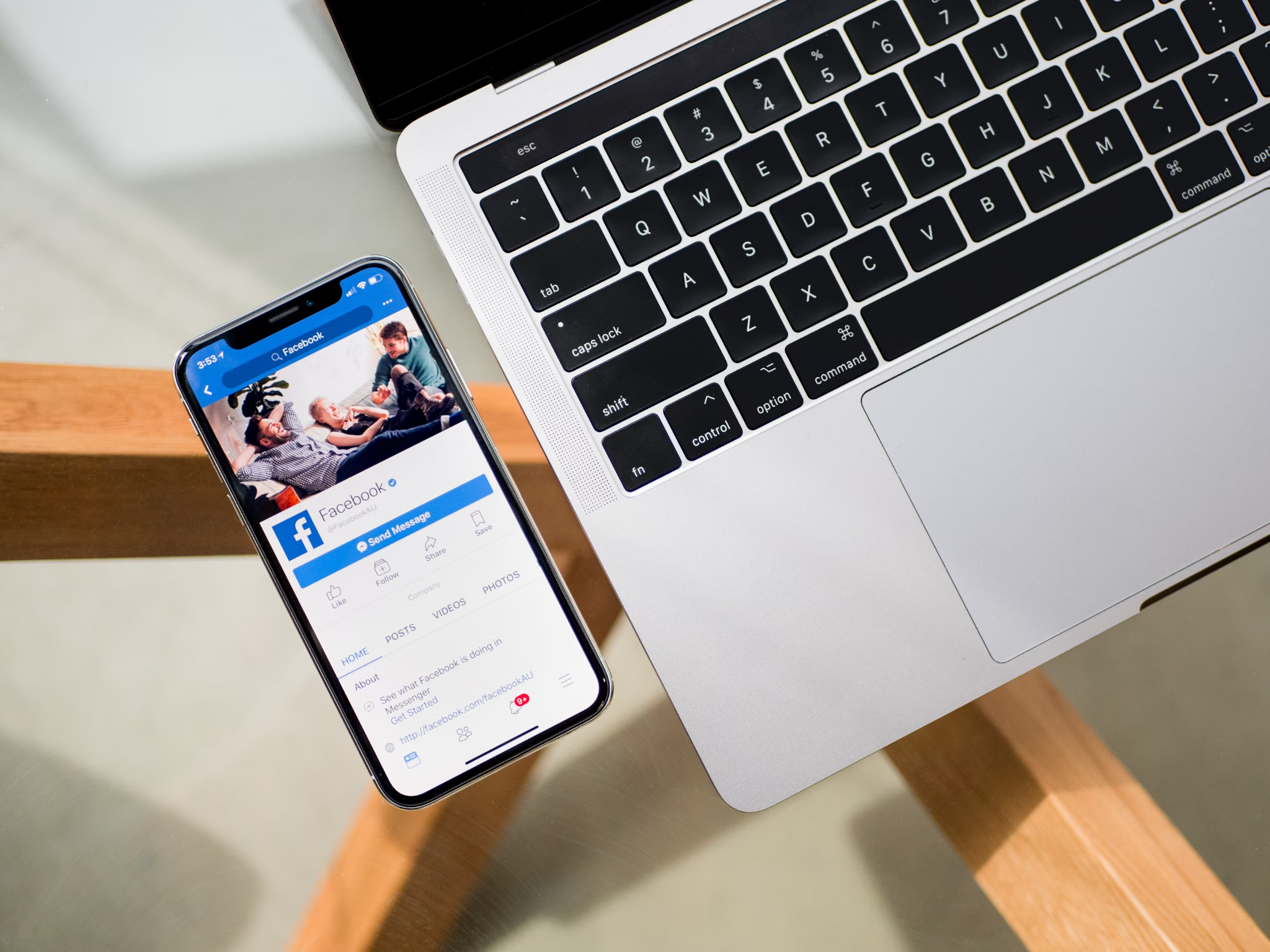  © https://unsplash.com/photos/iphone-x-beside-macbook-OwvRB-M3GwE 