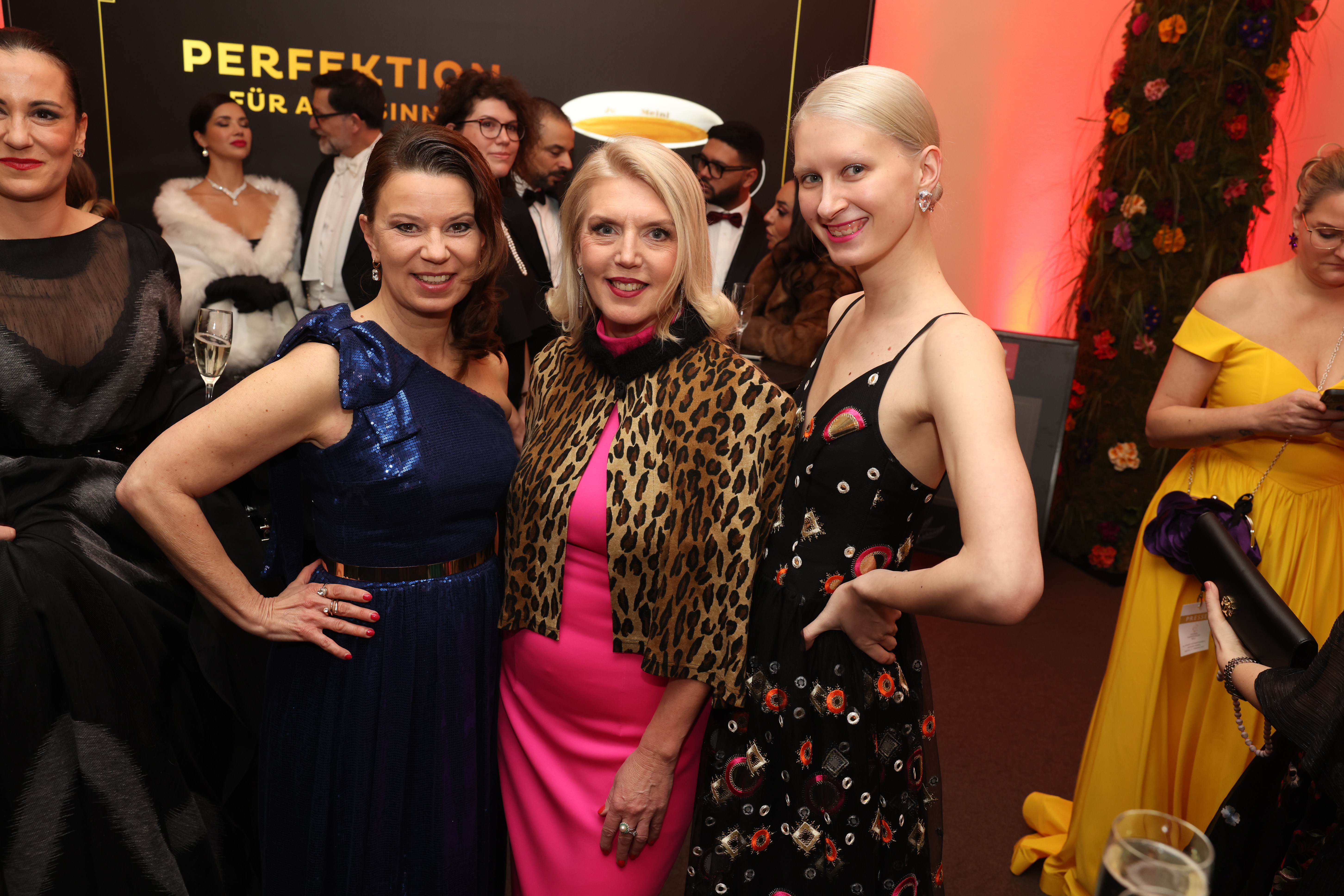 Designerin Sabine Karner, Liane Seitz und Laura Rabensteiner I © Katharina Schiffl