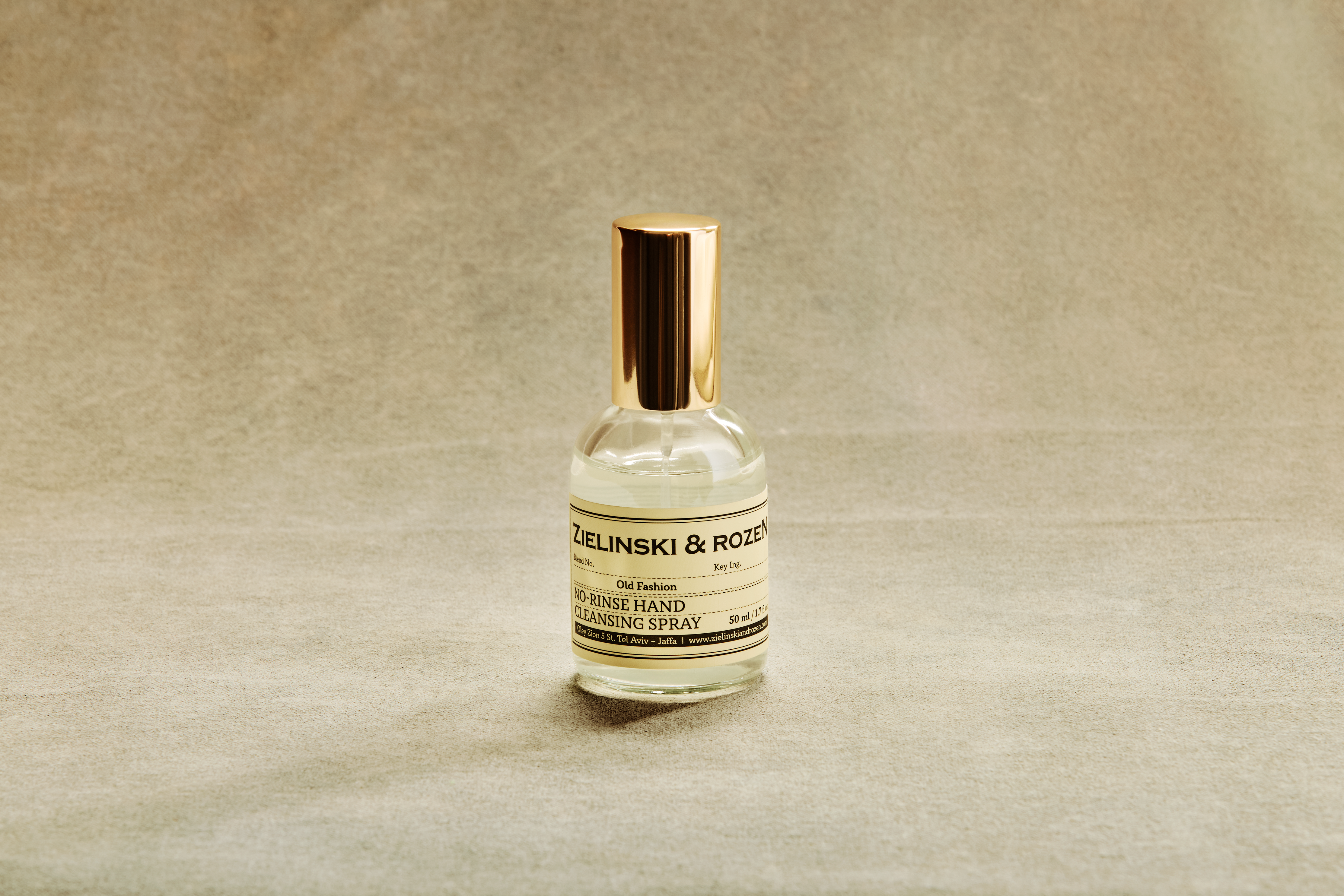 No rinse Hand Cleansing Spray I © Zielinski & Rozen